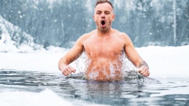 the-benefits-and-risks-of-cold-water-therapy